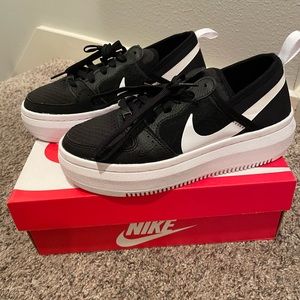 Nike Court Vision Alta Women’s Size 6.5 Brand New